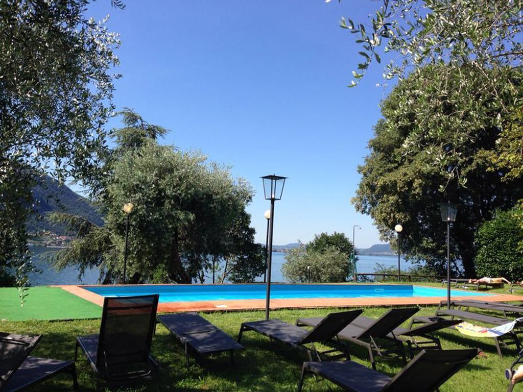 Aparthotel Castello Oldofredi Monte Isola Exterior foto