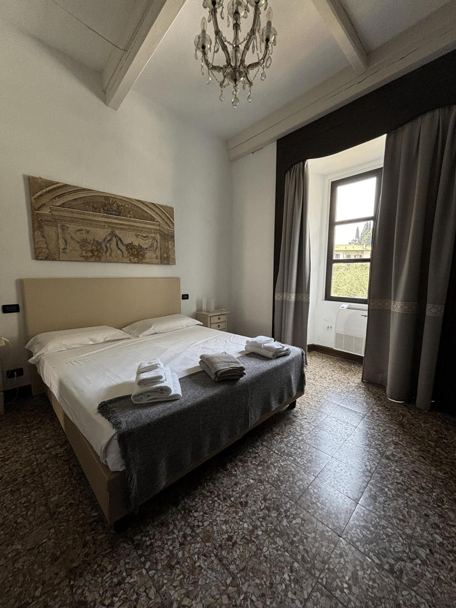Aparthotel Castello Oldofredi Monte Isola Exterior foto
