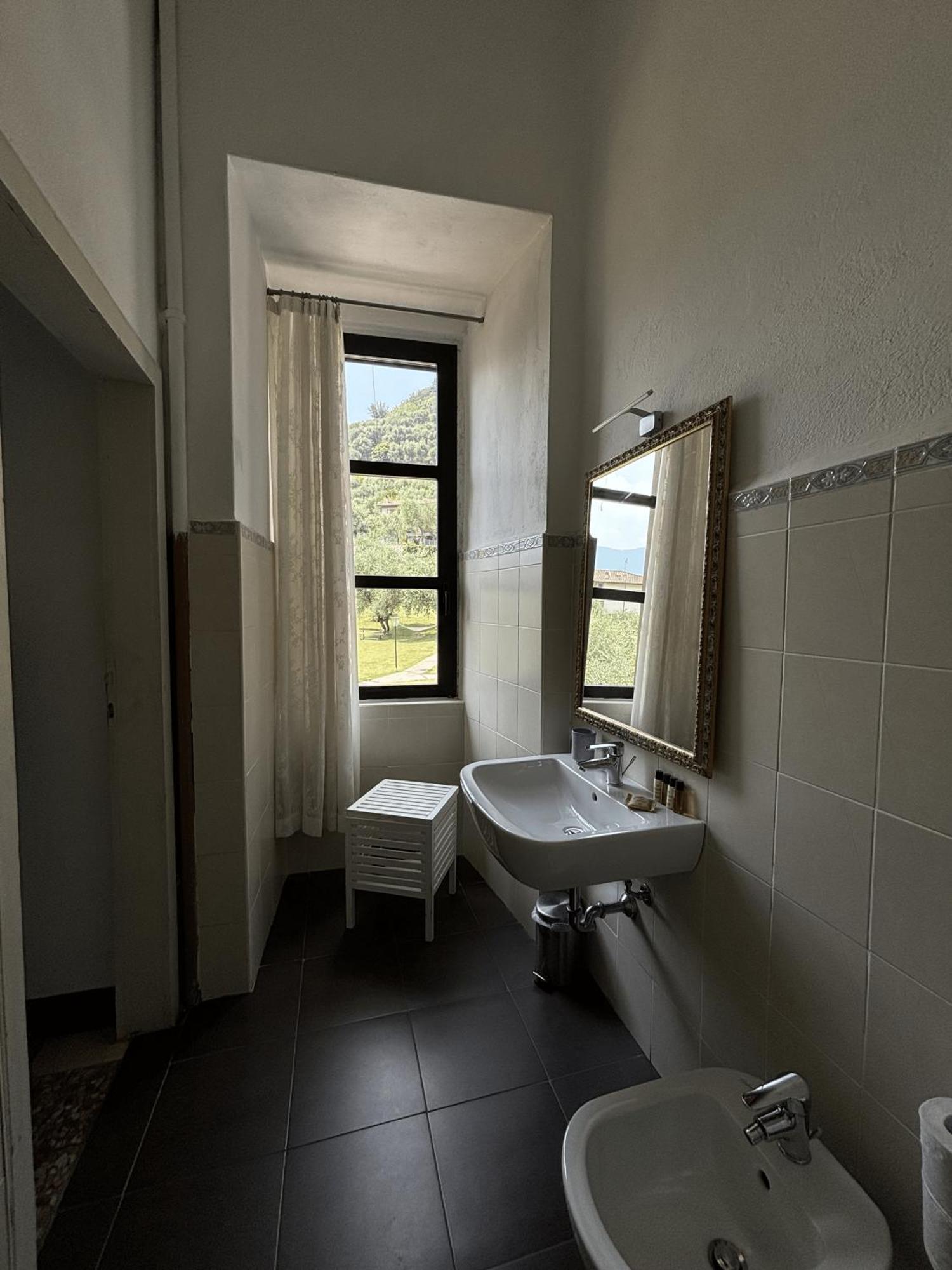 Aparthotel Castello Oldofredi Monte Isola Exterior foto