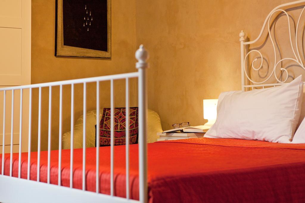 Aparthotel Castello Oldofredi Monte Isola Habitación foto